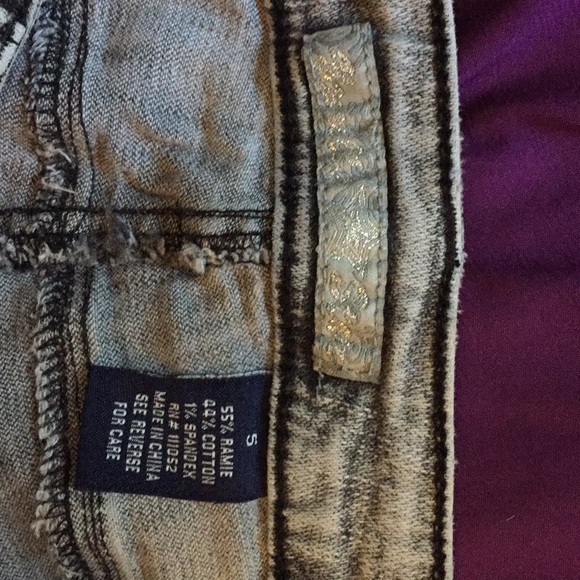 Gray denim shorts - Picture 2 of 3